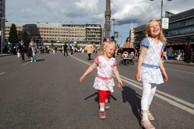 A picture of my daugthers in Stockholm