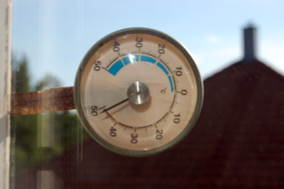A picture of a thermometer showing 48 degrees Celsius/118 degrees Fahrenheit