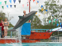 Fredrika med delfin
