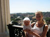 Picture of Emilia and Fredrika in Il Vittoriano, with the Roman Forum and Colosseum in the background
